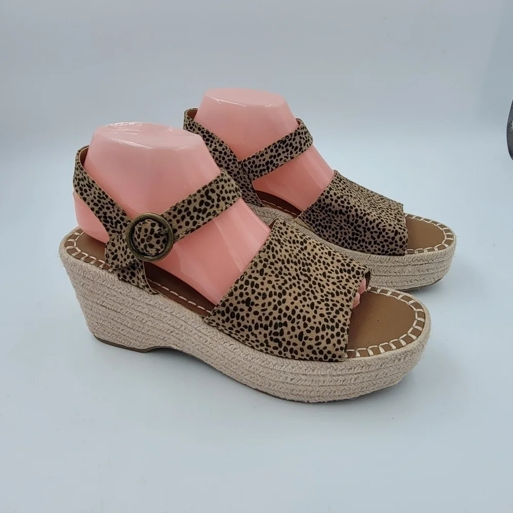 Universal Thread Dalmatian Espadrille Platform Sandals